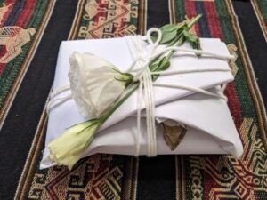 聖山祝福包，是對聖山與神靈的獻祭