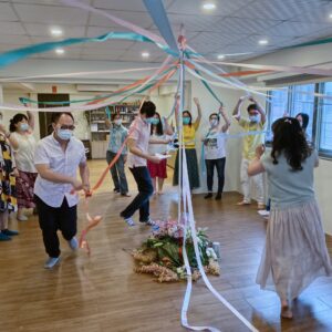 Beltane儀式,帶領傳統五月柱舞蹈